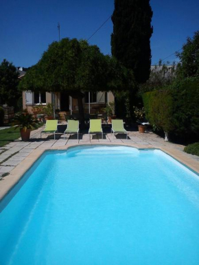 Studio moderne avec piscine à Aubagne en Provence